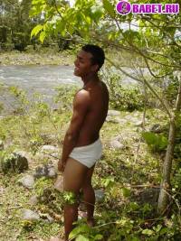 порно фото Помылся в речке заодно и подрачил 3.jpg