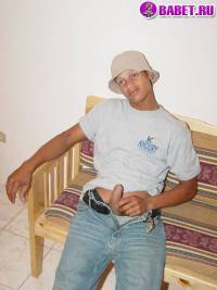 порно фото Снимают фото как парень дрочит хуй 21.jpg