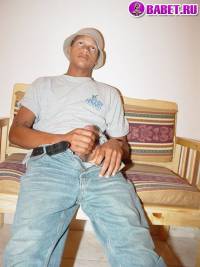 порно фото Снимают фото как парень дрочит хуй 29.jpg