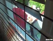 Сесед подсматривает секс соседей.мп4