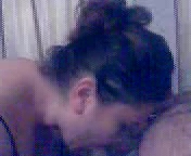 Муж уговорил свою жену на минет.3гп