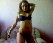 Русская школьница светит сиськами.3гп