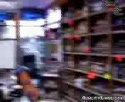 Секс в заграничном магазине.3гп