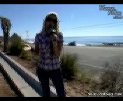 Спортсменкам сильно жарко.3гп