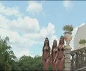 Молодые Четверо парней трахают 18 летнюю.3гп