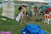 порно фотосессия Молоденькая блядь приехала на авто выставку фото-46.йпг