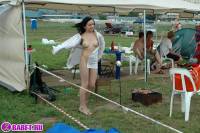 порно фотосессия Молоденькая блядь приехала на авто выставку фото-54.йпг