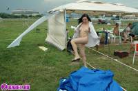 порно фотосессия Молоденькая блядь приехала на авто выставку фото-8.йпг