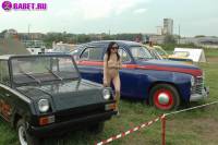 порно фотосессия Русская целка голая на авто выставке фото-9.йпг