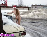 порно фотосессия Русская целка трётся возле москвича фото-35.йпг