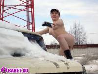 порно фотосессия Русская целка трётся возле москвича фото-38.йпг