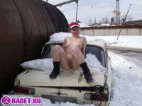 порно фотосессия Русская целка трётся возле москвича фото-85.йпг