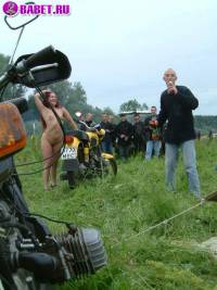 порно фотосессия Русские студенты занялись сексом привселюдно фото-20.йпг