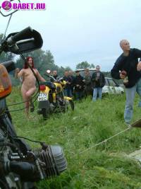 порно фотосессия Русские студенты занялись сексом привселюдно фото-21.йпг