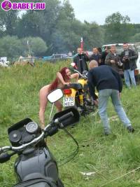 порно фотосессия Русские студенты занялись сексом привселюдно фото-24.йпг