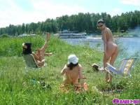 порно фотосессия Три голые брюнетки на москве реке фото-13.йпг