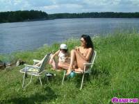 порно фотосессия Три голые брюнетки на москве реке фото-158.йпг