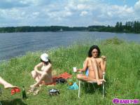 порно фотосессия Три голые брюнетки на москве реке фото-168.йпг