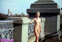 порно фотосессия Голая блондинка хочет покорить москву фото-26.йпг