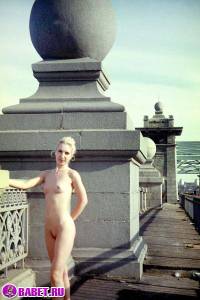 порно фотосессия Голая блондинка хочет покорить москву фото-27.йпг