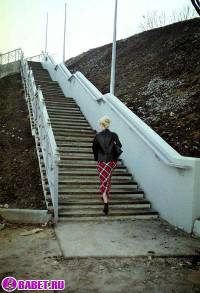 порно фотосессия Голая блондинка хочет покорить москву фото-3.йпг