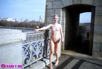порно фотосессия Голая блондинка хочет покорить москву фото-51.йпг