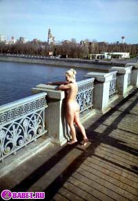 порно фотосессия Голая блондинка хочет покорить москву фото-59.йпг