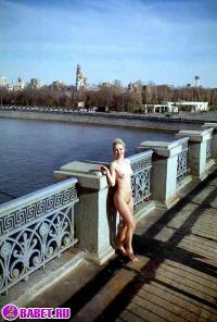 порно фотосессия Голая блондинка хочет покорить москву фото-61.йпг