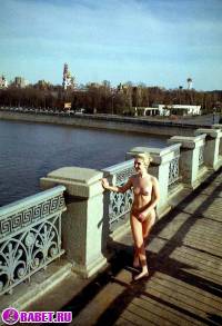 порно фотосессия Голая блондинка хочет покорить москву фото-64.йпг