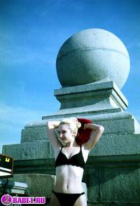 порно фотосессия Голая блондинка хочет покорить москву фото-6.йпг