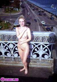 порно фотосессия Голая блондинка хочет покорить москву фото-79.йпг