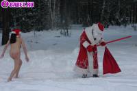 порно фотосессия Голая московская снегурочка и дед мороз фото-40.йпг