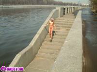 порно фотосессия Голая пизда на улицах москвы фото-27.йпг