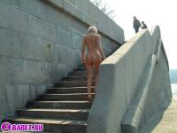 порно фотосессия Голая пизда на улицах москвы фото-45.йпг