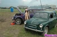 порно фотосессия Голая снегурочка тусит на авто рынке фото-54.йпг