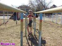 порно фотосессия Голая студентка на военном стадионе фото-9.йпг