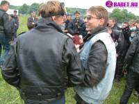 порно фотосессия Голые тёлочки на мотоцикле фото-1.йпг