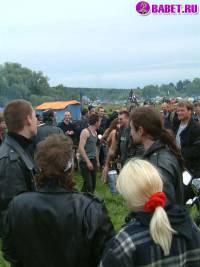 порно фотосессия Голые тёлочки на мотоцикле фото-29.йпг