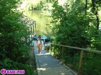 порно фотосессия Две голые писюхи в одной лодке фото-66.йпг