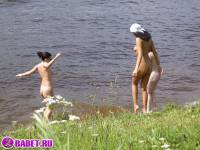 порно фотосессия Три подруги разделись до гола на речке фото-126.йпг