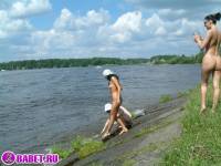 порно фотосессия Три подруги разделись до гола на речке фото-131.йпг