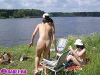 порно фотосессия Три подруги разделись до гола на речке фото-23.йпг