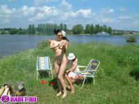 порно фотосессия Три подруги разделись до гола на речке фото-30.йпг