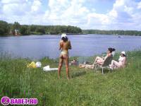 порно фотосессия Три подруги разделись до гола на речке фото-5.йпг