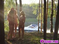 порно фотосессия Четыре голых девушки на отдыхе фото-175.йпг