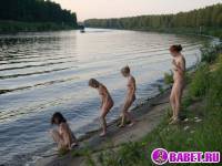 порно фотосессия Четыре голых девушки на отдыхе фото-506.йпг