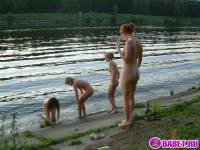 порно фотосессия Четыре голых девушки на отдыхе фото-511.йпг