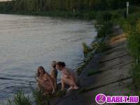 порно фотосессия Четыре голых девушки на отдыхе фото-517.йпг
