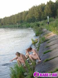 порно фотосессия Четыре голых девушки на отдыхе фото-518.йпг