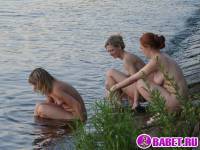 порно фотосессия Четыре голых девушки на отдыхе фото-523.йпг